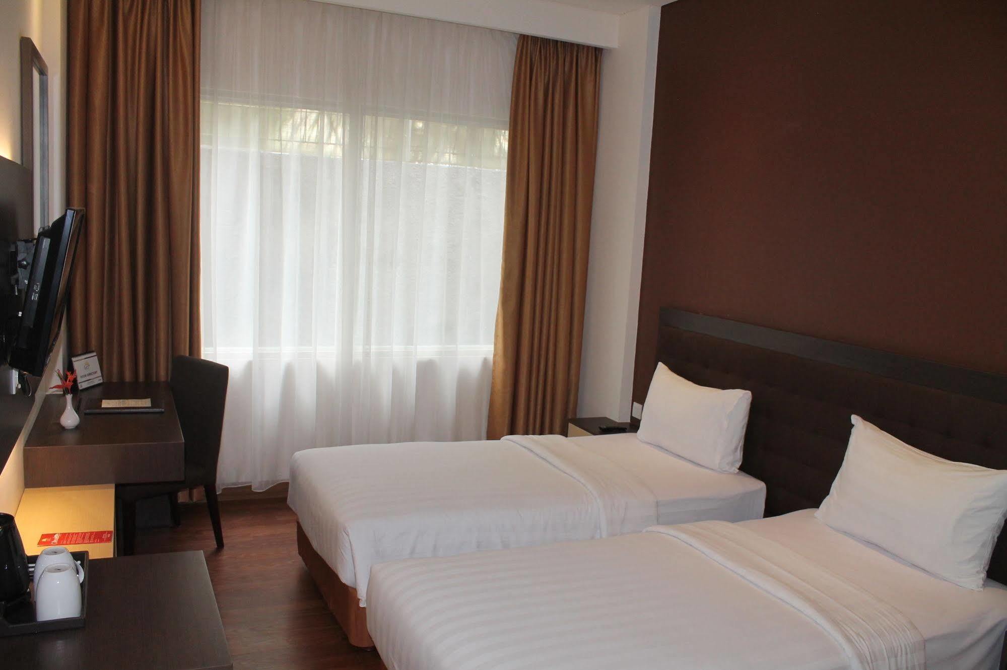 Laras Asri Resort & Spa ซาลาตีกา ภายนอก รูปภาพ
